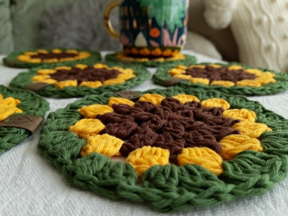 22 doilycoasters fp sunflower