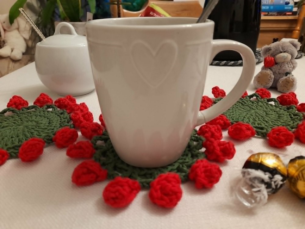 27 doilycoasters roses