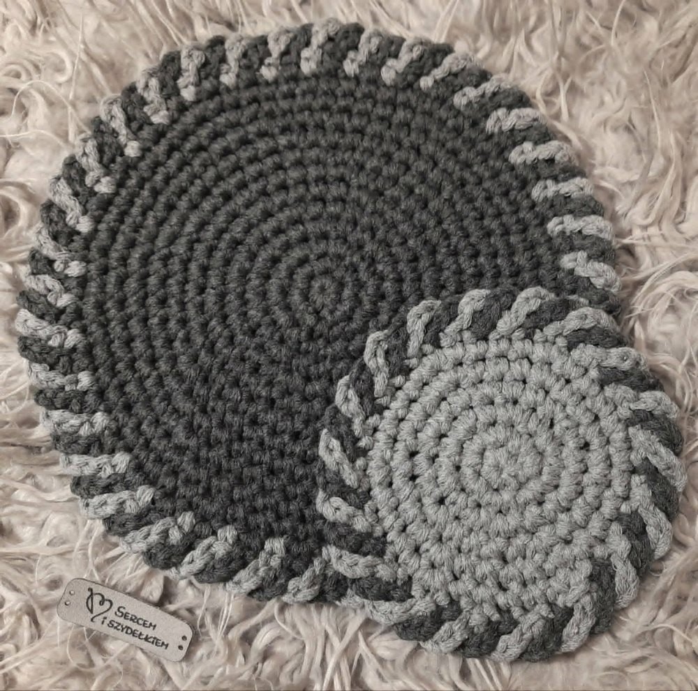 37 coasters twisted set with pad