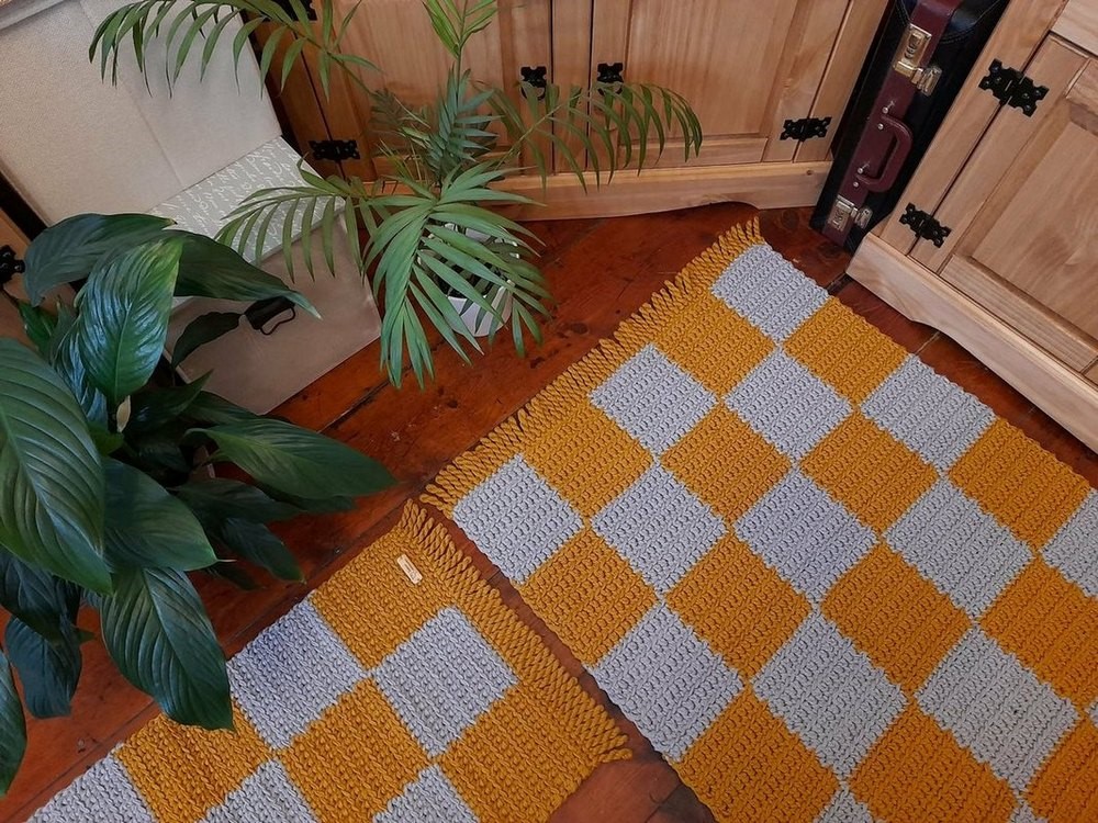 4 rug squares n fringes bicolour